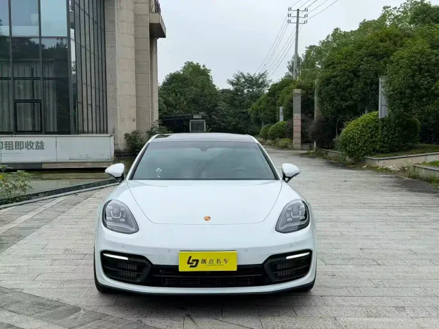 Porsche Panamera — Фото автомобиля 2