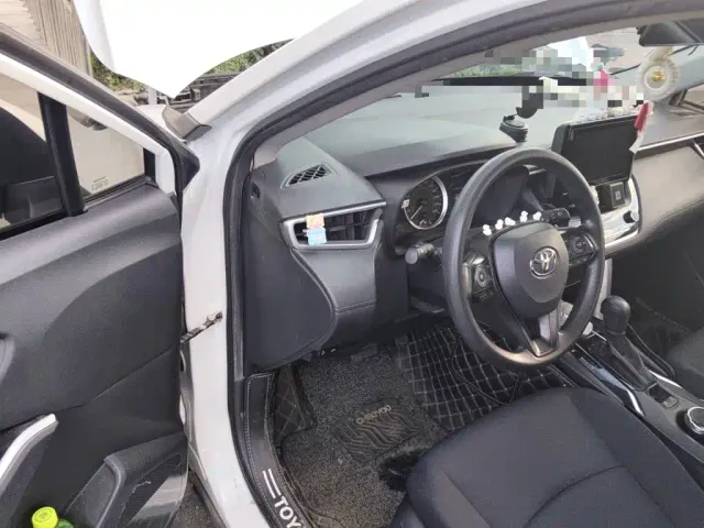 Toyota Corolla Cross — Фото автомобиля 12