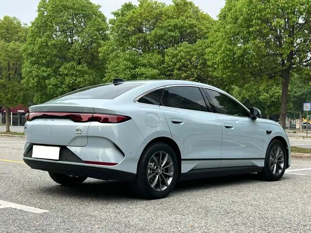 BYD Qin L — Фото автомобиля 7