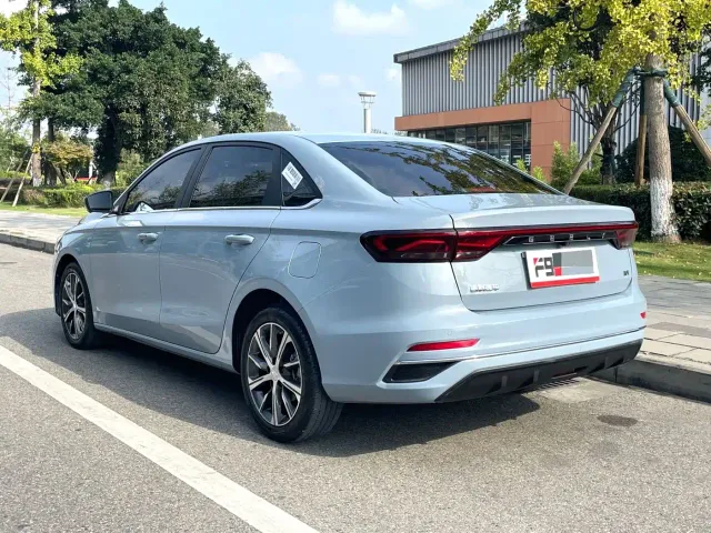 Geely Emgrand — Фото автомобиля 4