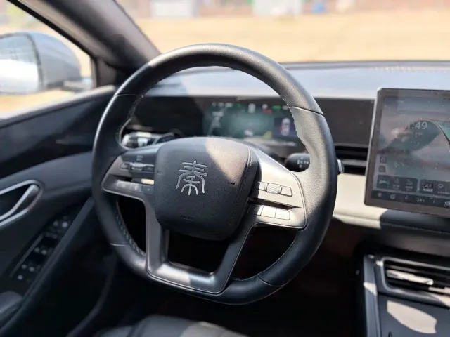 BYD Qin L — Фото автомобиля 11