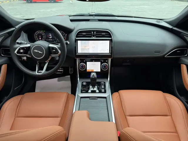 Jaguar XEL — Фото автомобиля 6