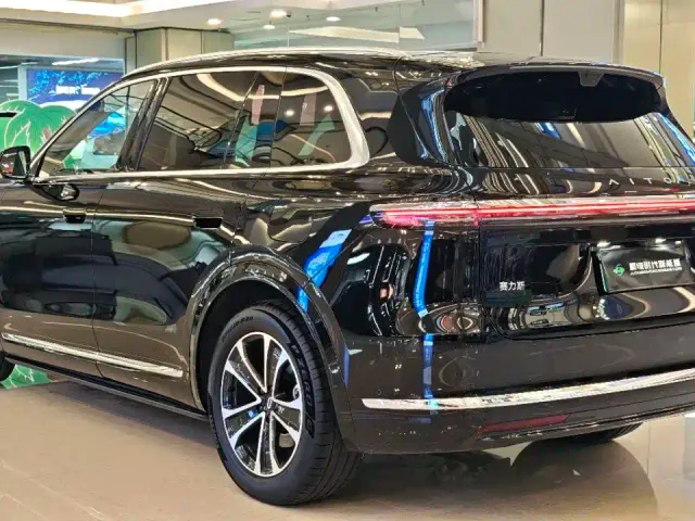 Aito M7 — Фото автомобиля 18