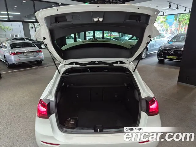 Mercedes-Benz A-Class W177 — Фото автомобиля 14