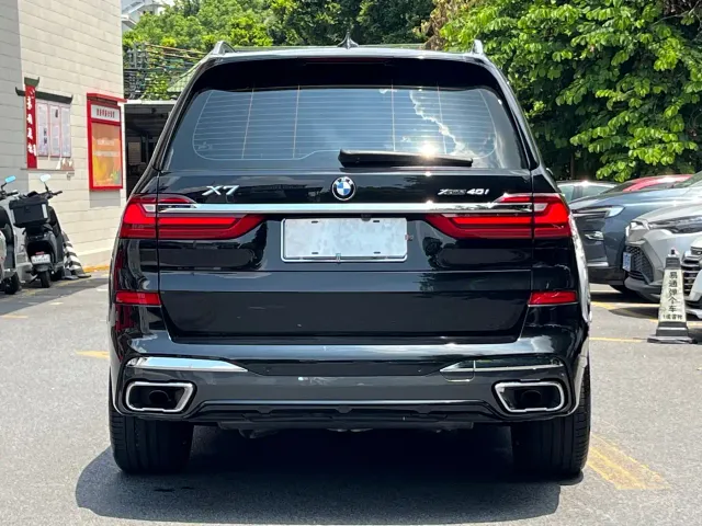 BMW X7 — Фото автомобиля 4