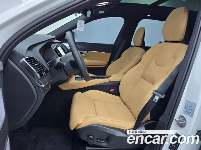 Volvo XC90 — Фото автомобиля 10