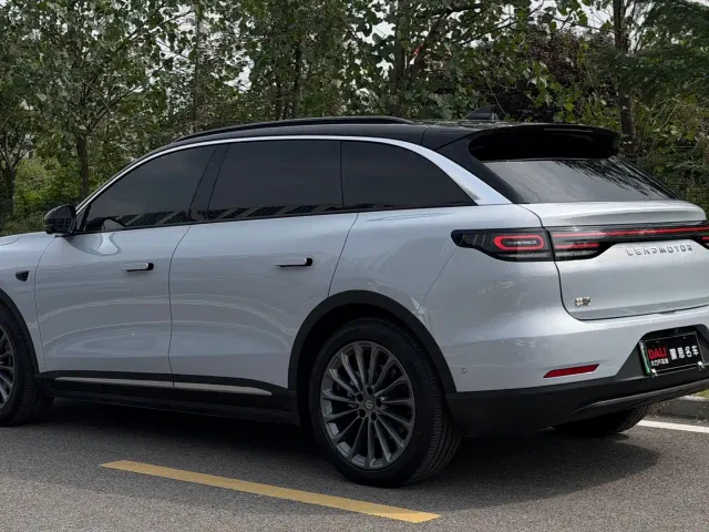 Leapmotor C11 — Фото автомобиля 4