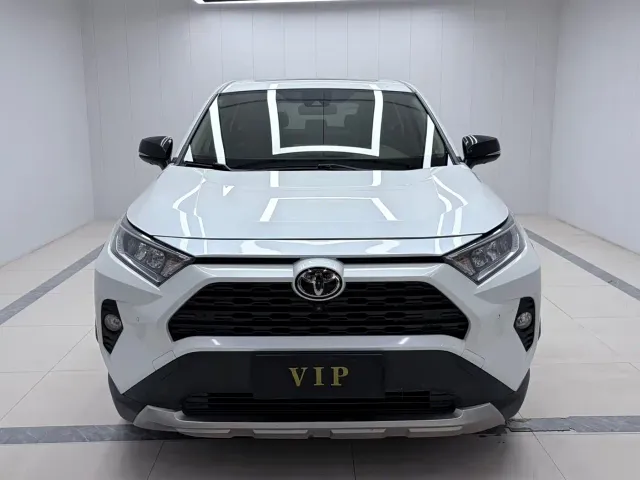 Toyota RAV4 — Фото автомобиля 2