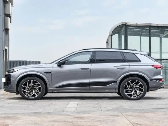 Audi Q6L e-tron — Фото автомобиля 8