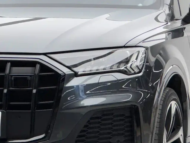 Audi SQ7 — Фото автомобиля 3