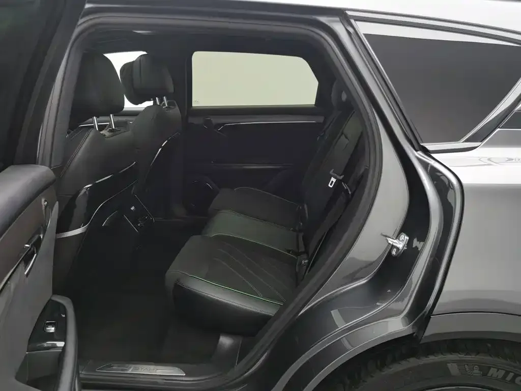 Voyah Auto VOYAH FREE 2025 318 259km 4WD Explorer Edition — Фото автомобиля 15