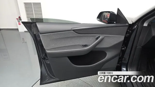 Tesla Model Y Модель Y — Фото автомобиля 23