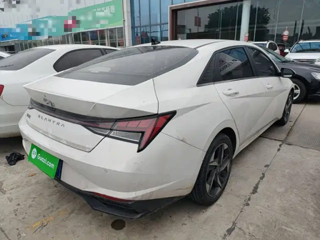 Hyundai Elantra — Фото автомобиля 6