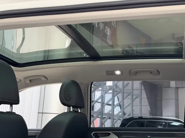 Volkswagen Tiguan L — Фото автомобиля 29