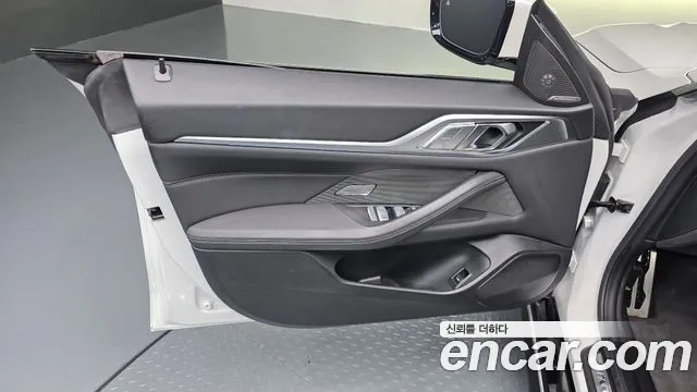 BMW i4 — Фото автомобиля 13