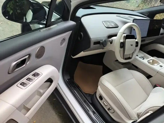 Li Auto i6 — Фото автомобиля 15