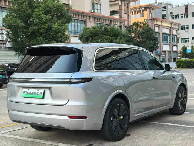 Li Auto L9 — Фото автомобиля 25