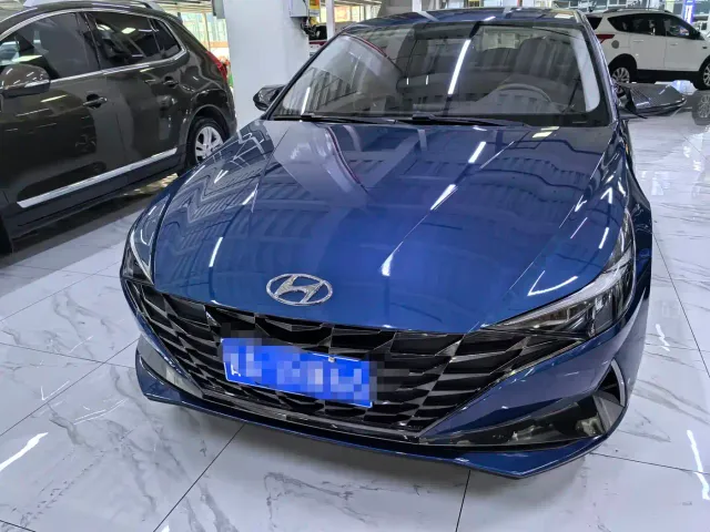 Hyundai Elantra — Фото автомобиля 2