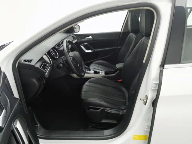 Peugeot 408 — Фото автомобиля 10