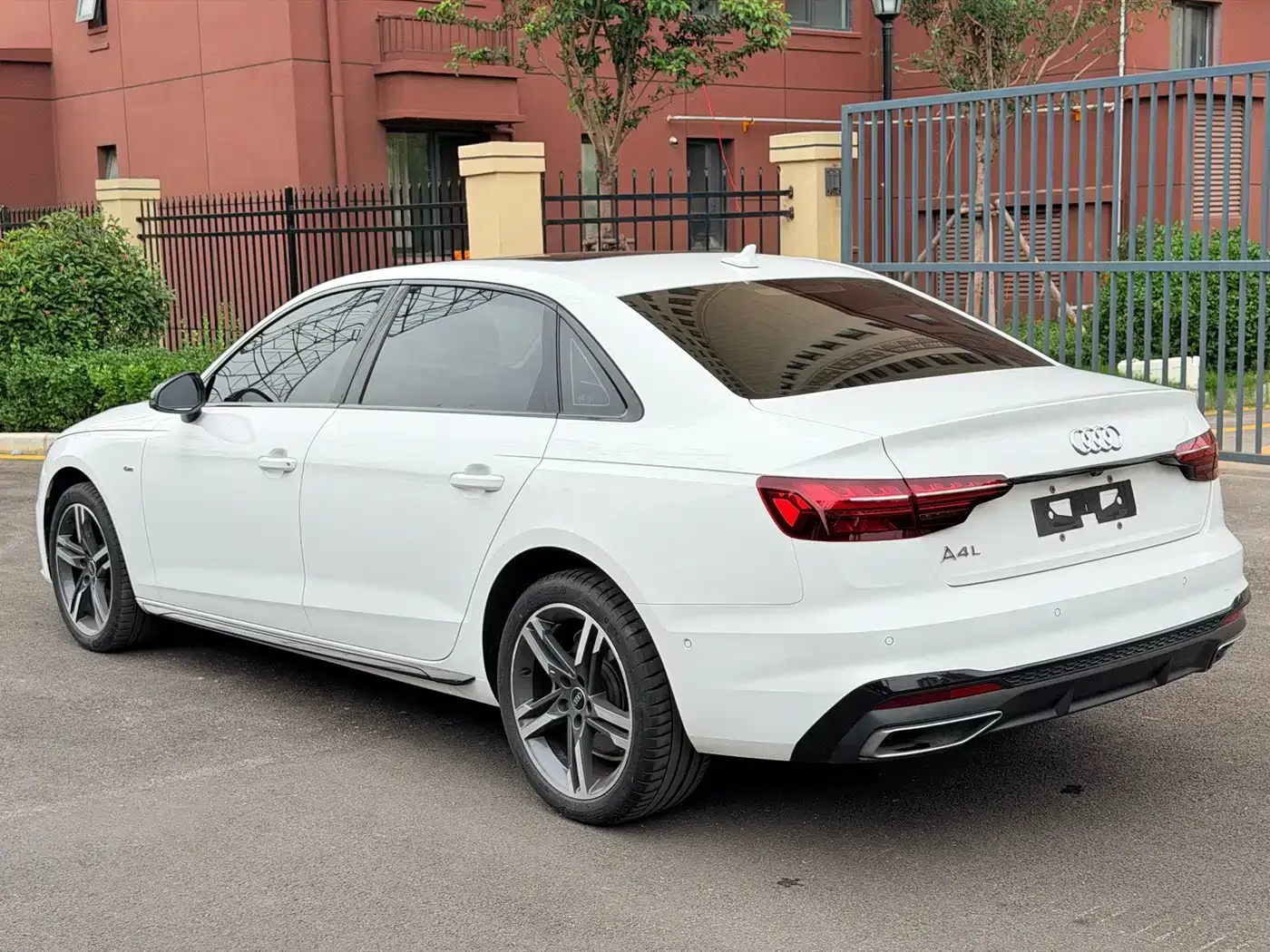 Audi Audi A4L 2022 40 TFSI Luxury Dynamic — Фото автомобиля 9