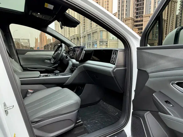 BYD Song L DM-i — Фото автомобиля 13