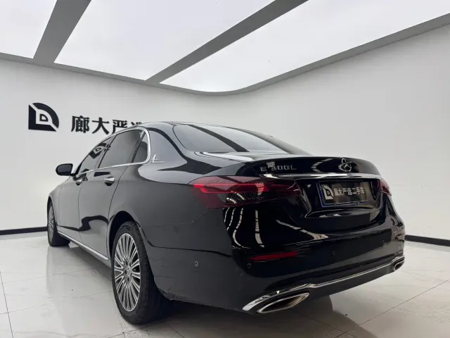Mercedes-Benz E-Class — Фото автомобиля 5