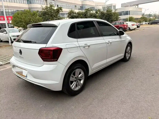 Volkswagen Polo — Фото автомобиля 7