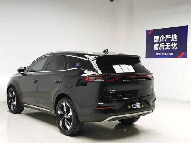 BYD Tang — Фото автомобиля 6