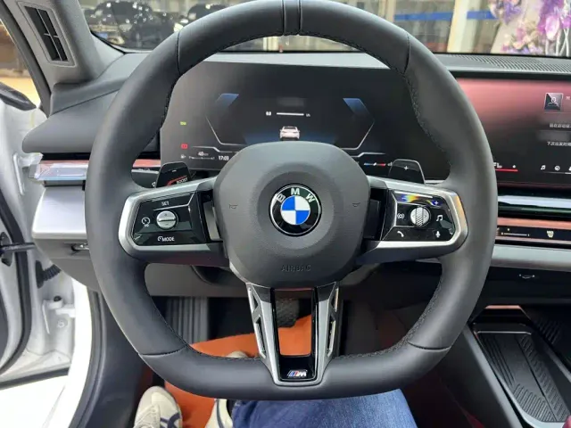 BMW 5 Series — Фото автомобиля 6