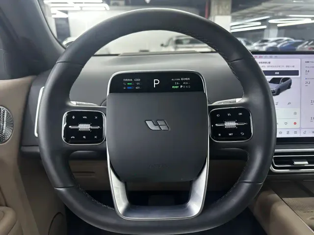 Li Auto L7 — Фото автомобиля 13
