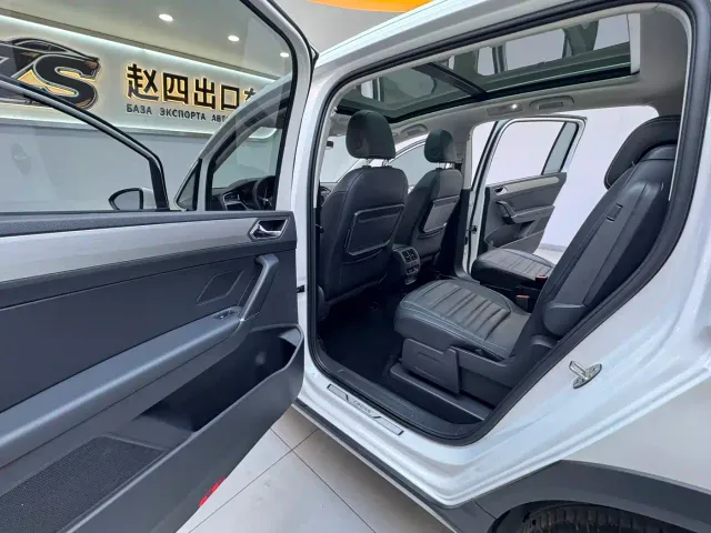 Volkswagen Touran — Фото автомобиля 16