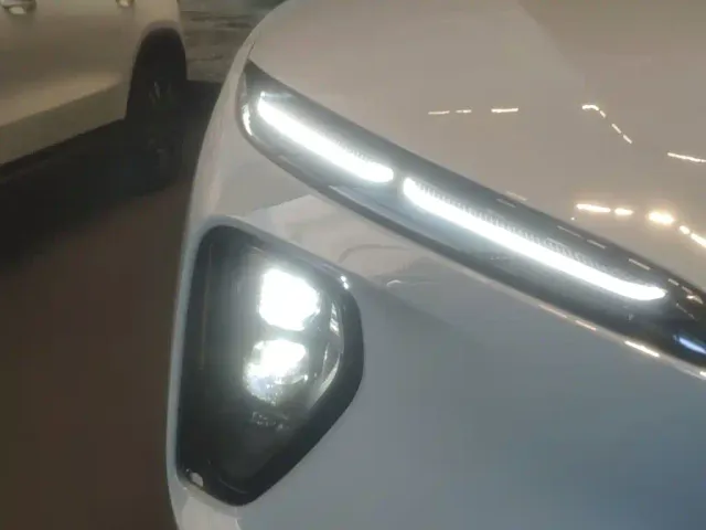 Nio ES6 — Фото автомобиля 10