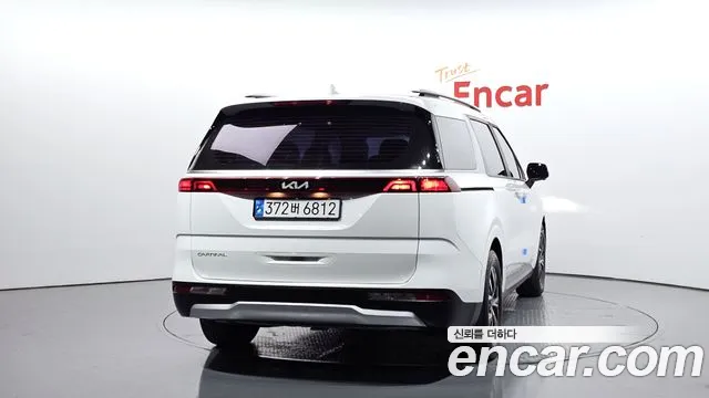 Kia Canival Carnival 4 поколение 9 мест Prestige — Фото автомобиля 4