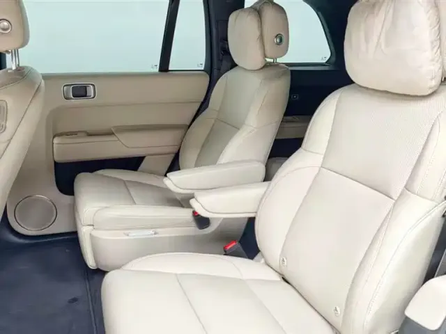 Li Auto L9 — Фото автомобиля 14