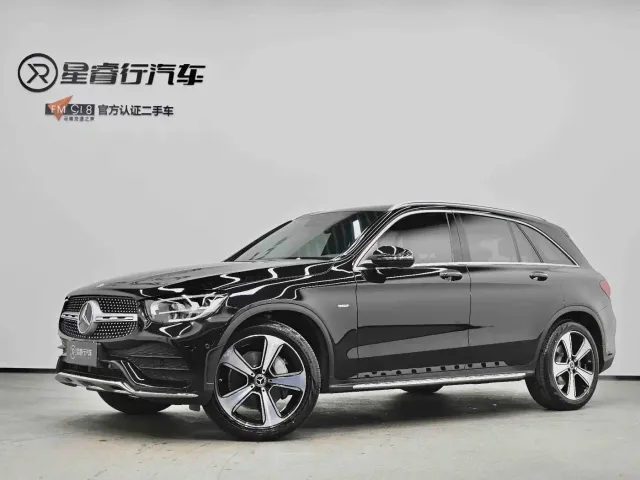 Фотография автомобиля — Mercedes-Benz GLC-Class