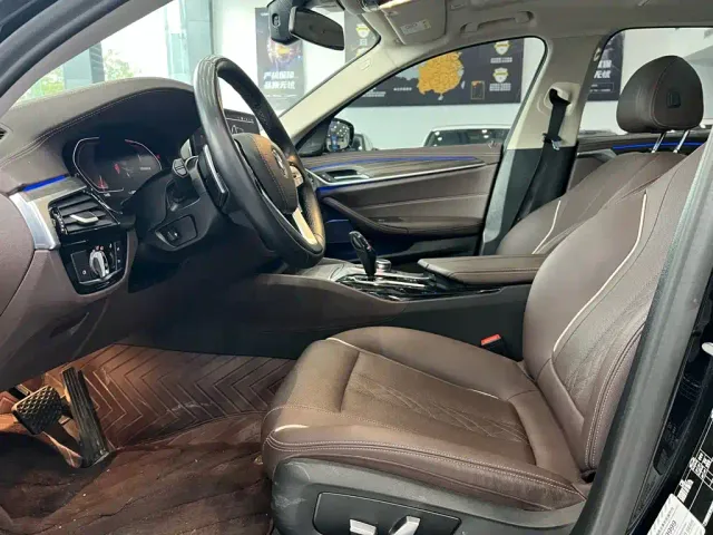 BMW BMW 5 Series 2022 Model Second Facelift 530Li Leading Luxury Package — Фото автомобиля 6