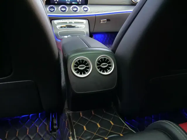 Mercedes-Benz E-Class — Фото автомобиля 15