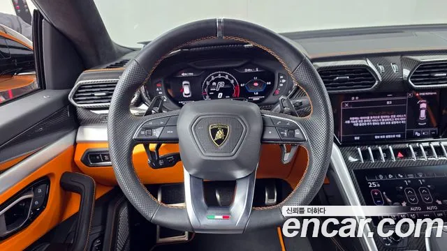 Lamborghini Urus — Фото автомобиля 13