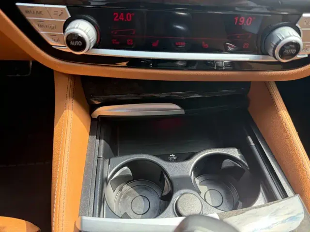 BMW 6 Series Gran Turismo — Фото автомобиля 7