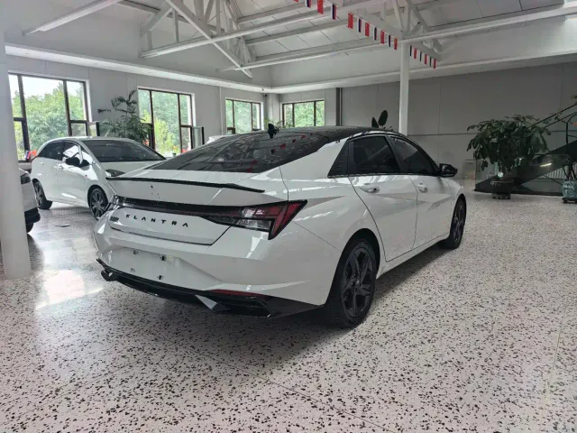 Hyundai Elantra — Фото автомобиля 7