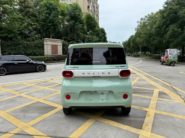 Wuling Hongguang Mini EV — Фото автомобиля 5