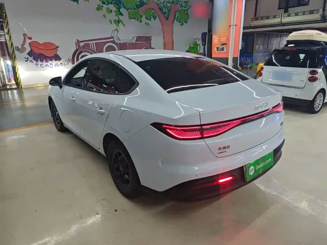 BYD Seal 05 DM-i — Фото автомобиля 4