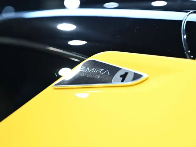 Lotus Emira — Фото автомобиля 28