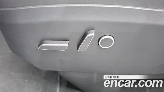 Tesla Model X — Фото автомобиля 30