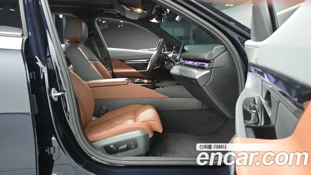 BMW 5 Series — Фото автомобиля 16