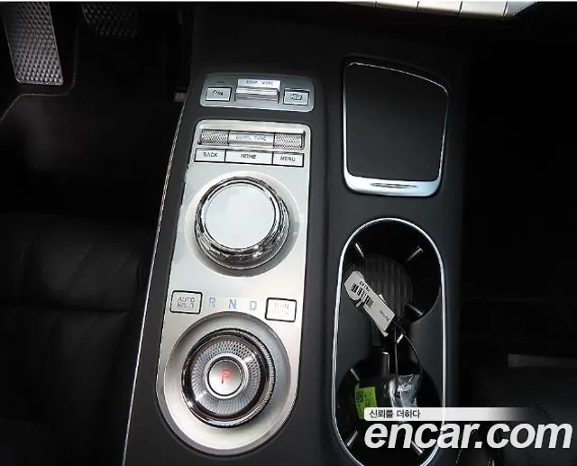 Genesis GV70 2.5T Бензин 2WD — Фото автомобиля 8