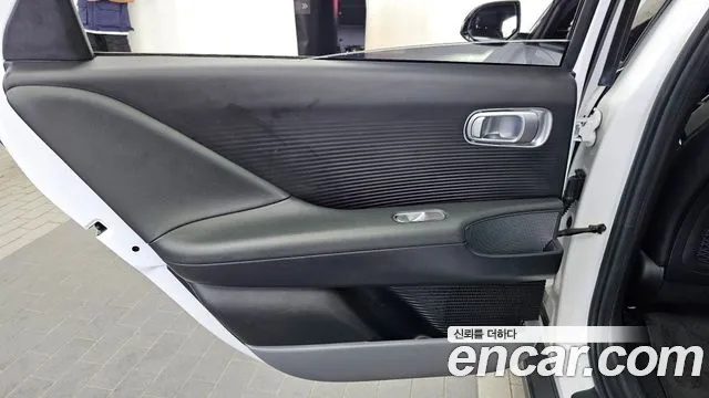 Hyundai Ioniq 6 — Фото автомобиля 14