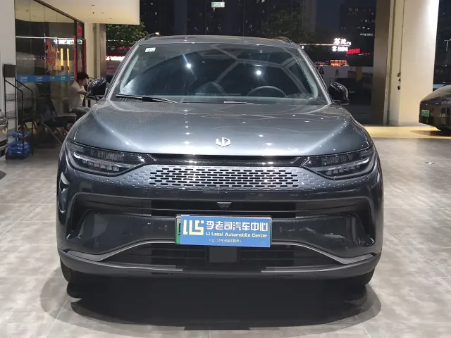Leapmotor C11 — Фото автомобиля 2