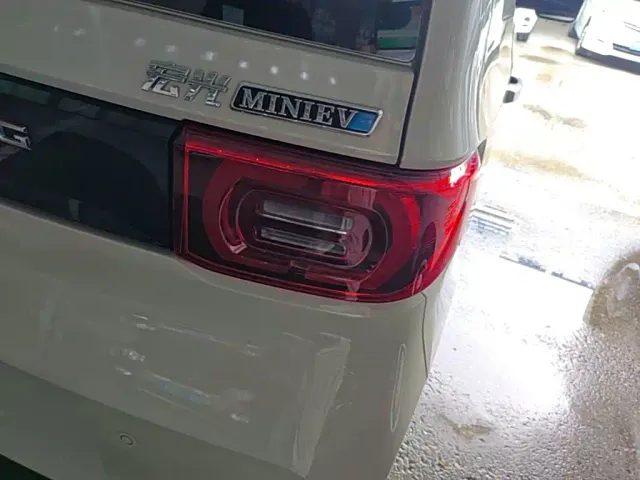 Wuling Hongguang Mini EV — Фото автомобиля 7