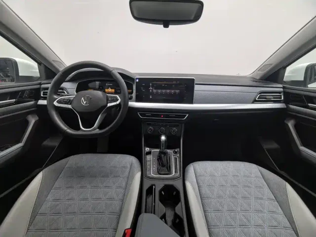 Volkswagen Lavida — Фото автомобиля 5